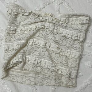 Elegant Lace Women's tube top in Cream